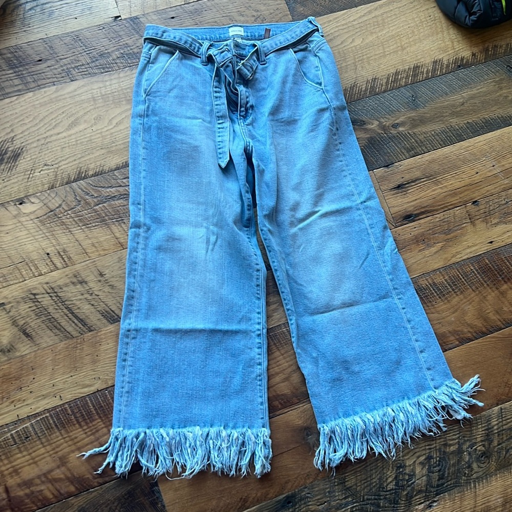 Sneak Peek cropped fringe pants.